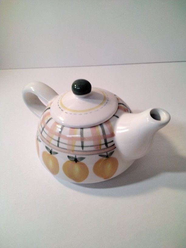 Very Cute Tea Pot .