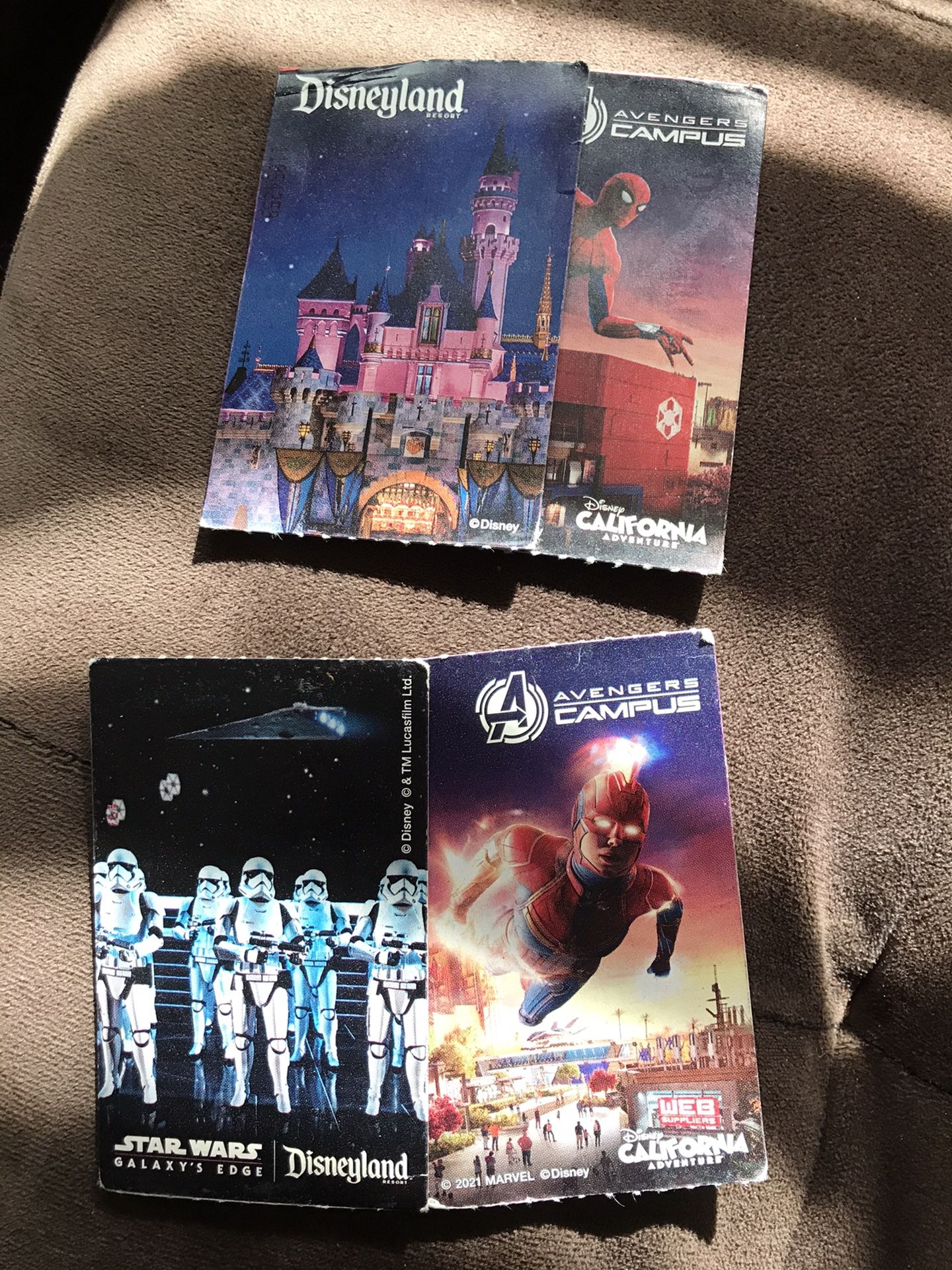 Disneyland Tickets (4) For 150.00$ (2) For 100.00$