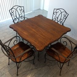  Kitchen / Dinning table with chairs Thumbnail