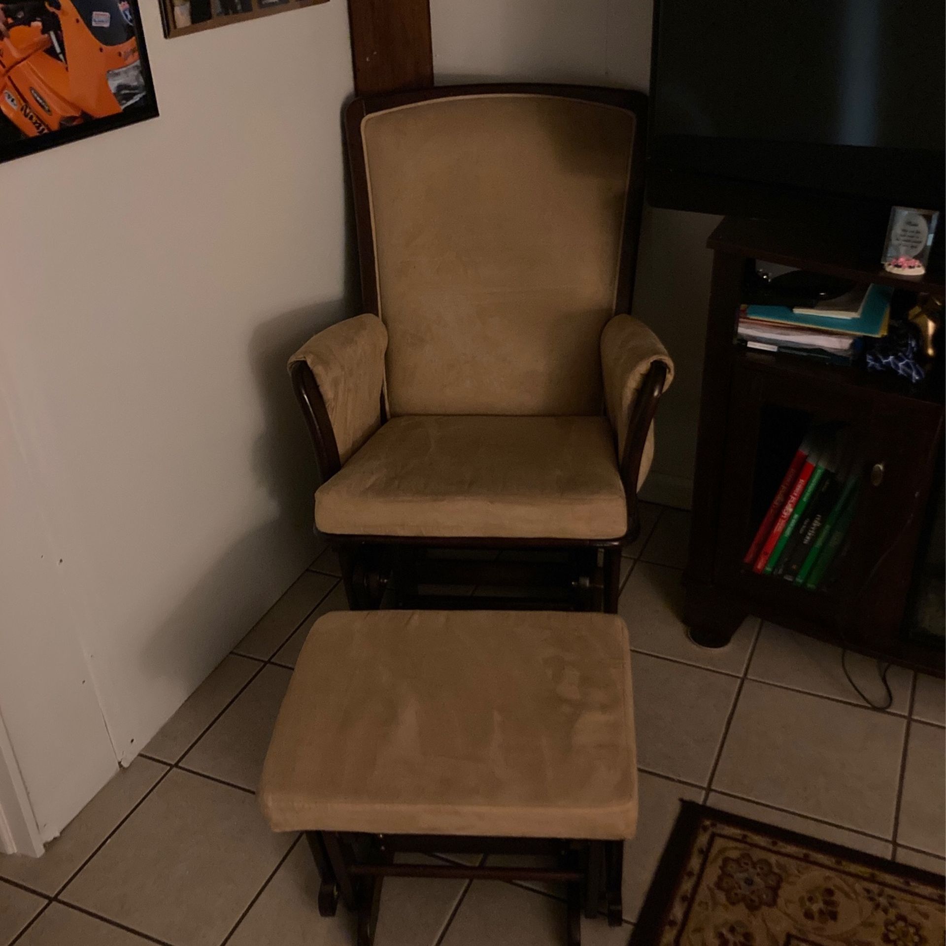 Rocking Chair With Ottoman