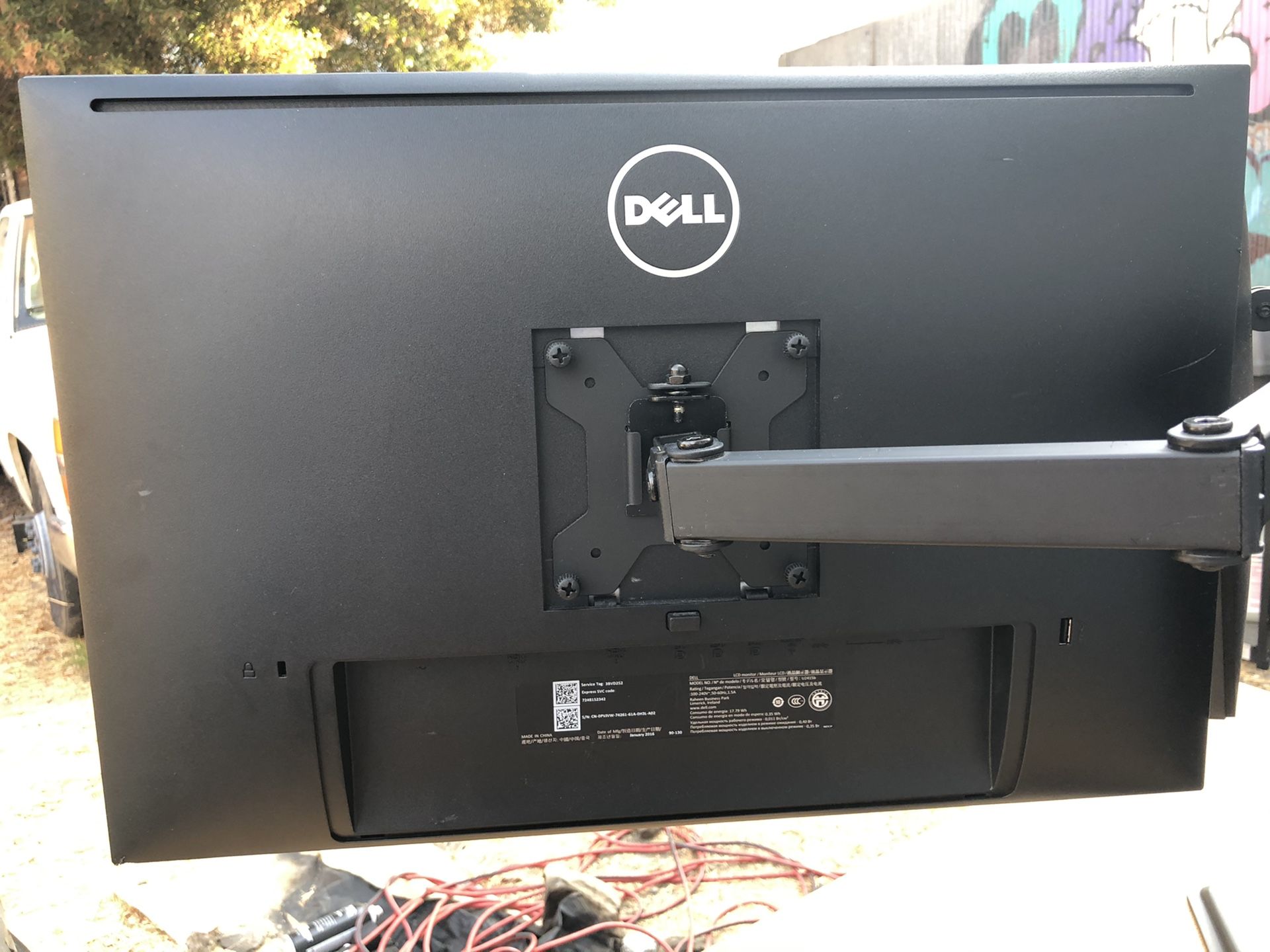 Dell UltraSharp 24 Monitor - U2415 Dual Monitor Setup