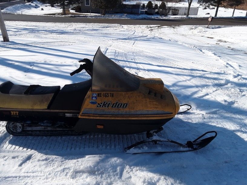89skidoo Safari 377