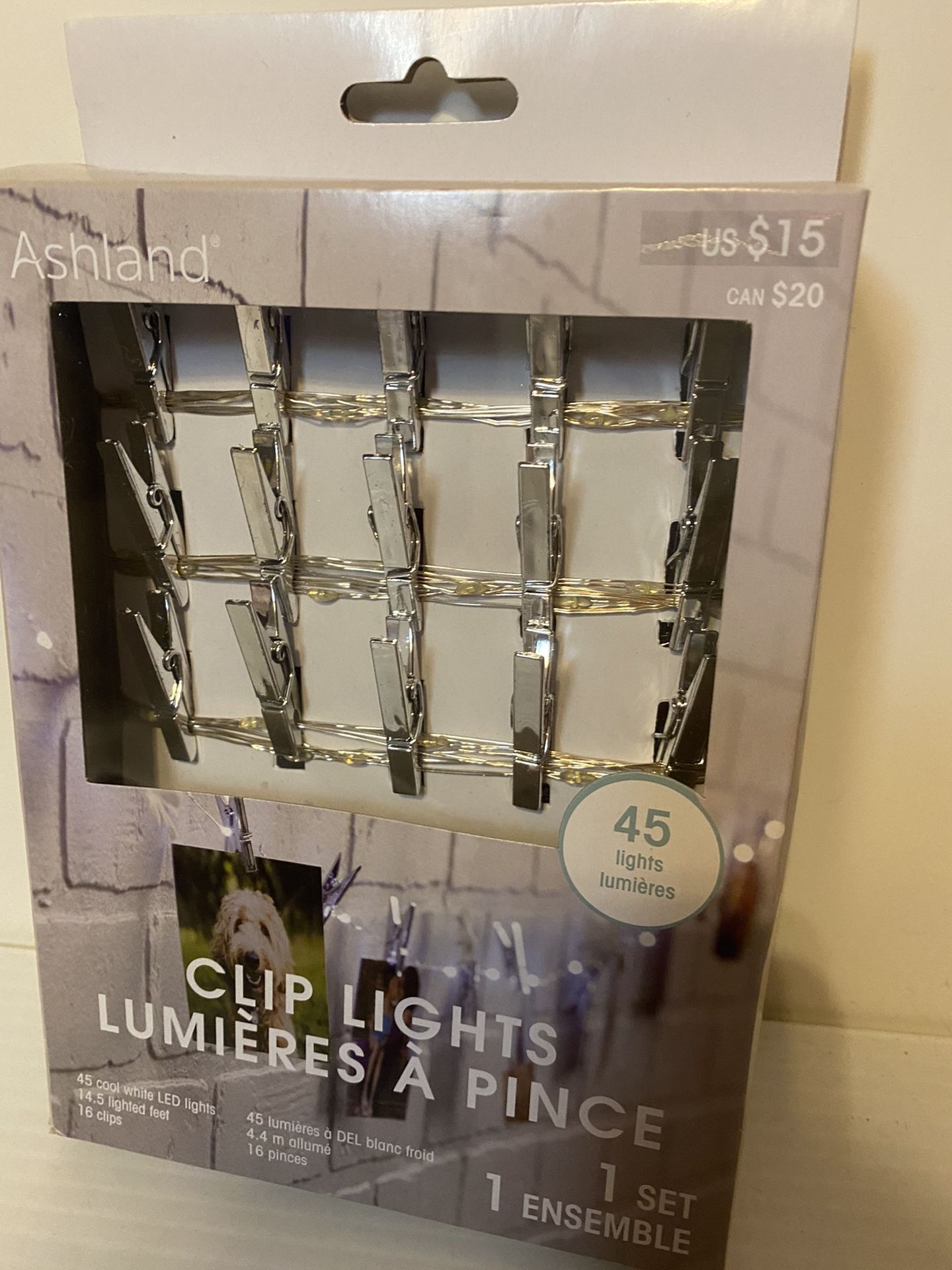 NEW Set Of Clip Lights! 15.00$ RETAIL
