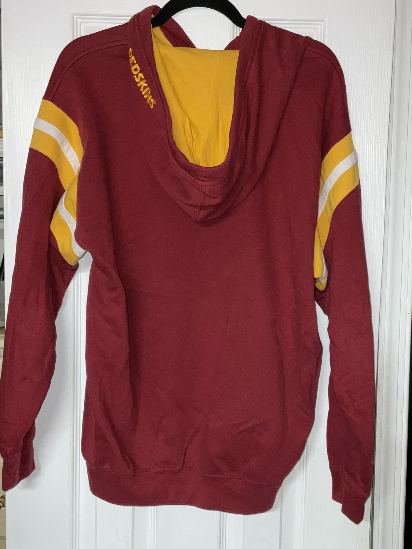 Washington Redskins Pullover Hooded Sweatshirt Hoodie NFL Embroidered XL No rips, tears or stains (I have 20+ Redskins, WFT items listed - I will com