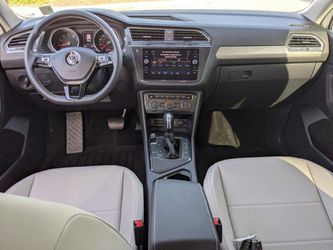 2021 Volkswagen Tiguan Thumbnail
