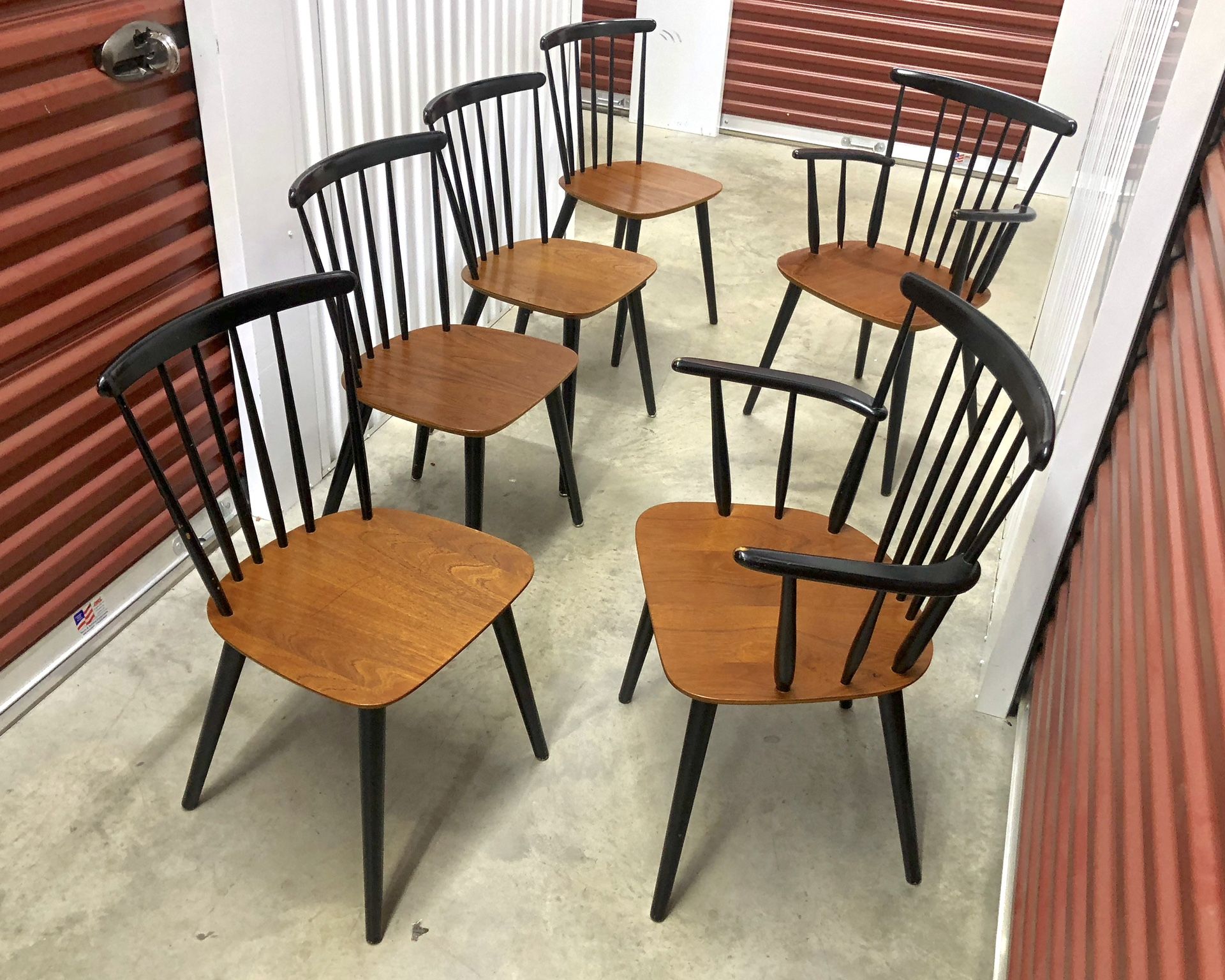 Chairs: Thomas Harlev design, manufactured by Farstrup, Denmark, circa 1960