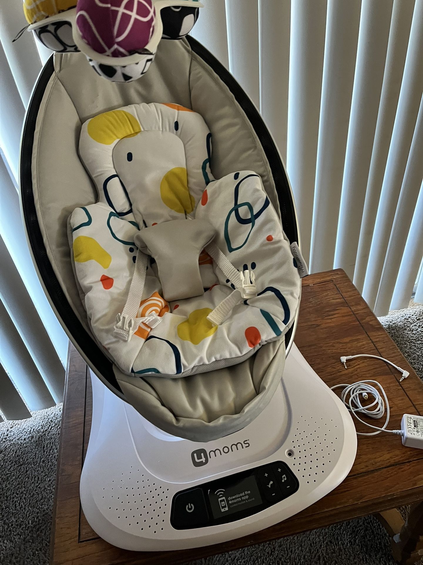 4moms - 4moms® mamaRoo®4 Classic Multi-Motion™ Baby Swing - Gray Classic