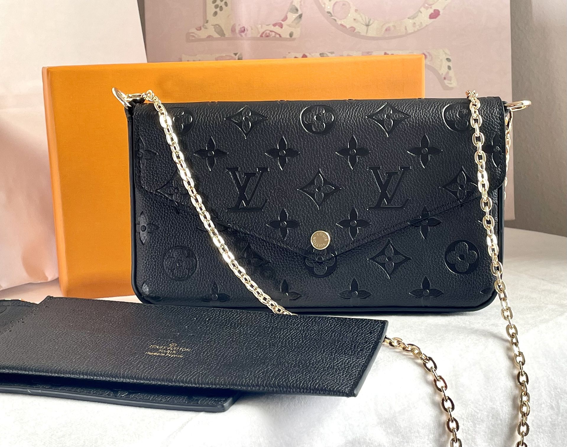 Small Crossbody Bag, Comes With 2 Extra Wallets. Box and Dust Bag