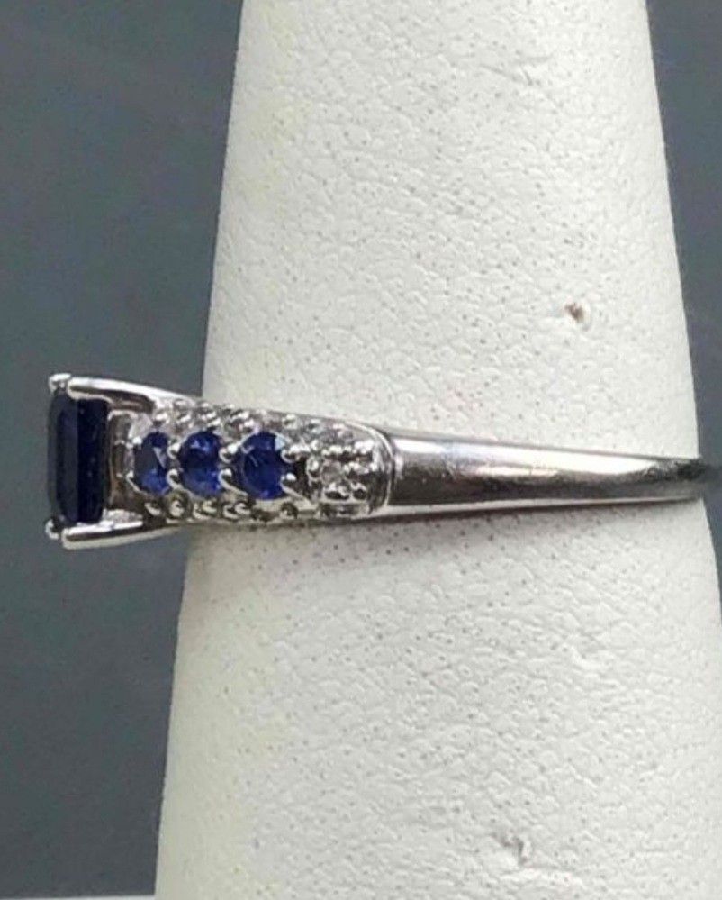 10k blue topaz ring size 6.75