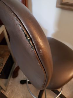 Adjustable To Bar Height Chair Thumbnail