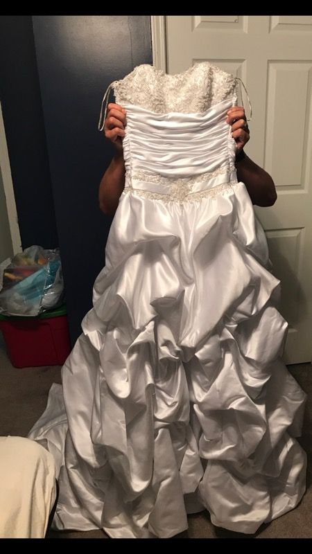 Maggie Sottero Brielle Wedding Dress Size 4