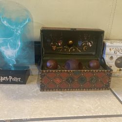Harry potter bundle light replica and action figure rare Thumbnail