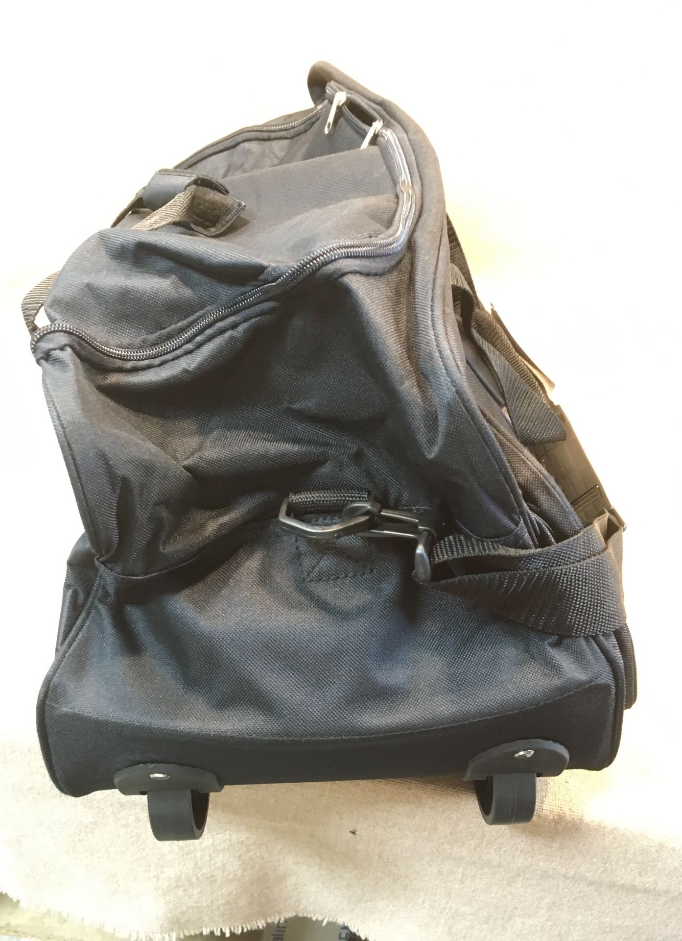 Retractable rolling duffel bag carry bag shoulder travel bag rolling bag with retractable handle zippered bag tote travel luggage light weight