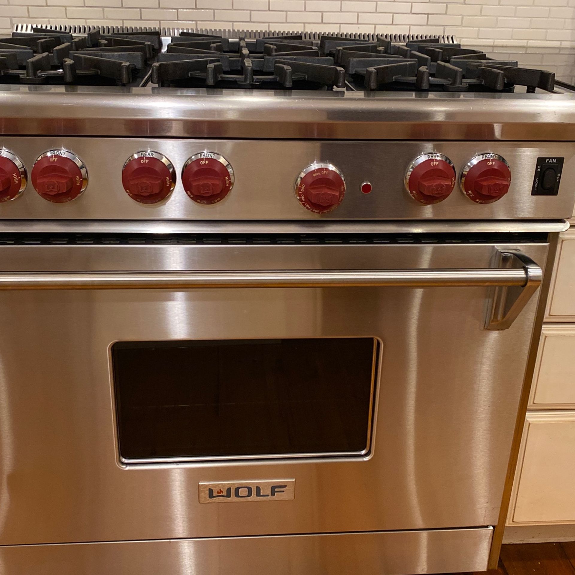 WOLF 36" 6 BURNER GAS RANGE WITH PROPANE ADAPTER AND NIB BLACK KNOBS