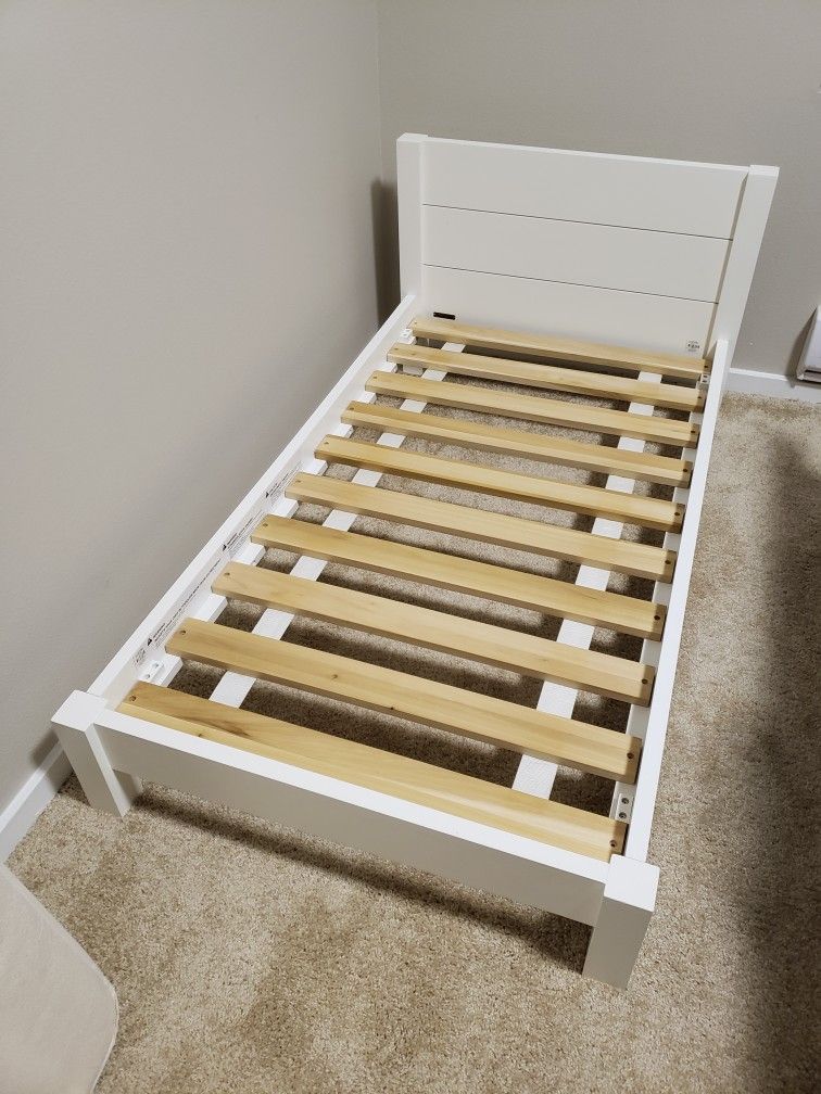 Land Of Nod Toddel Bed & Mattress