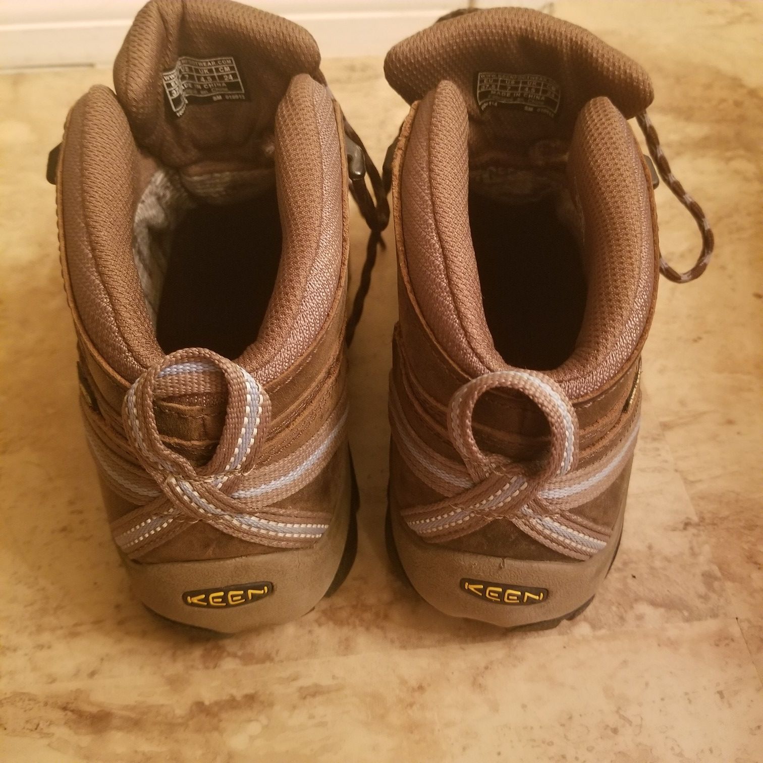 Keen womens hiking boots