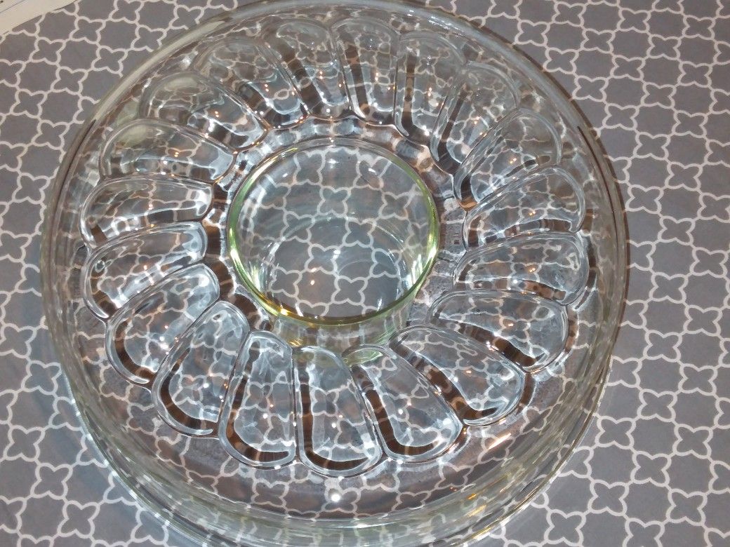 New Princess House Crystal Bundt Pan