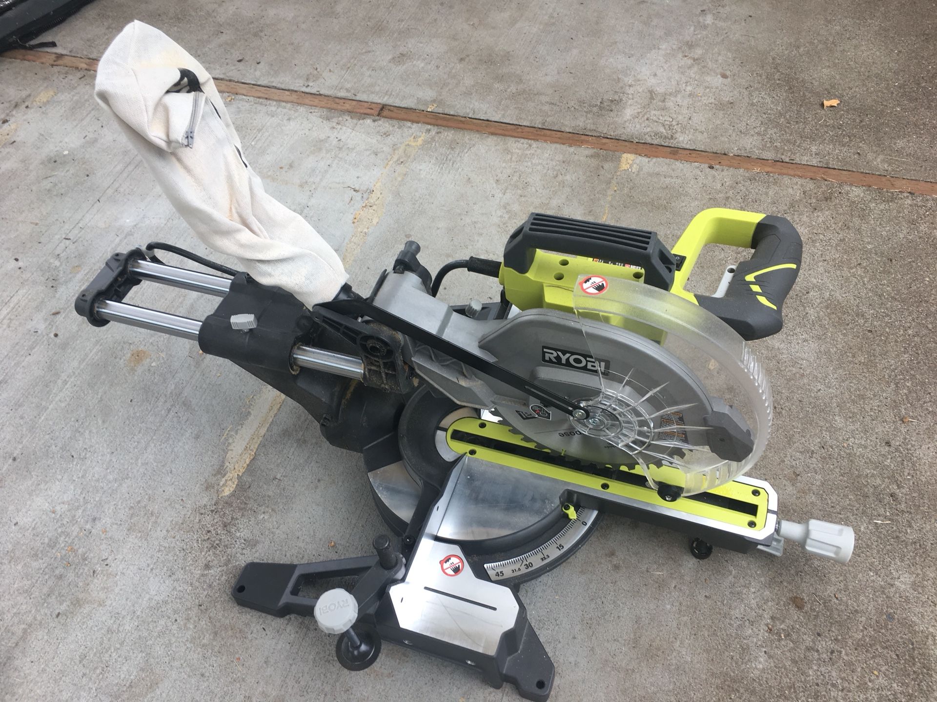 Ryobi 10 inch sliding miter saw with laser for Sale in Portland, OR OfferUp