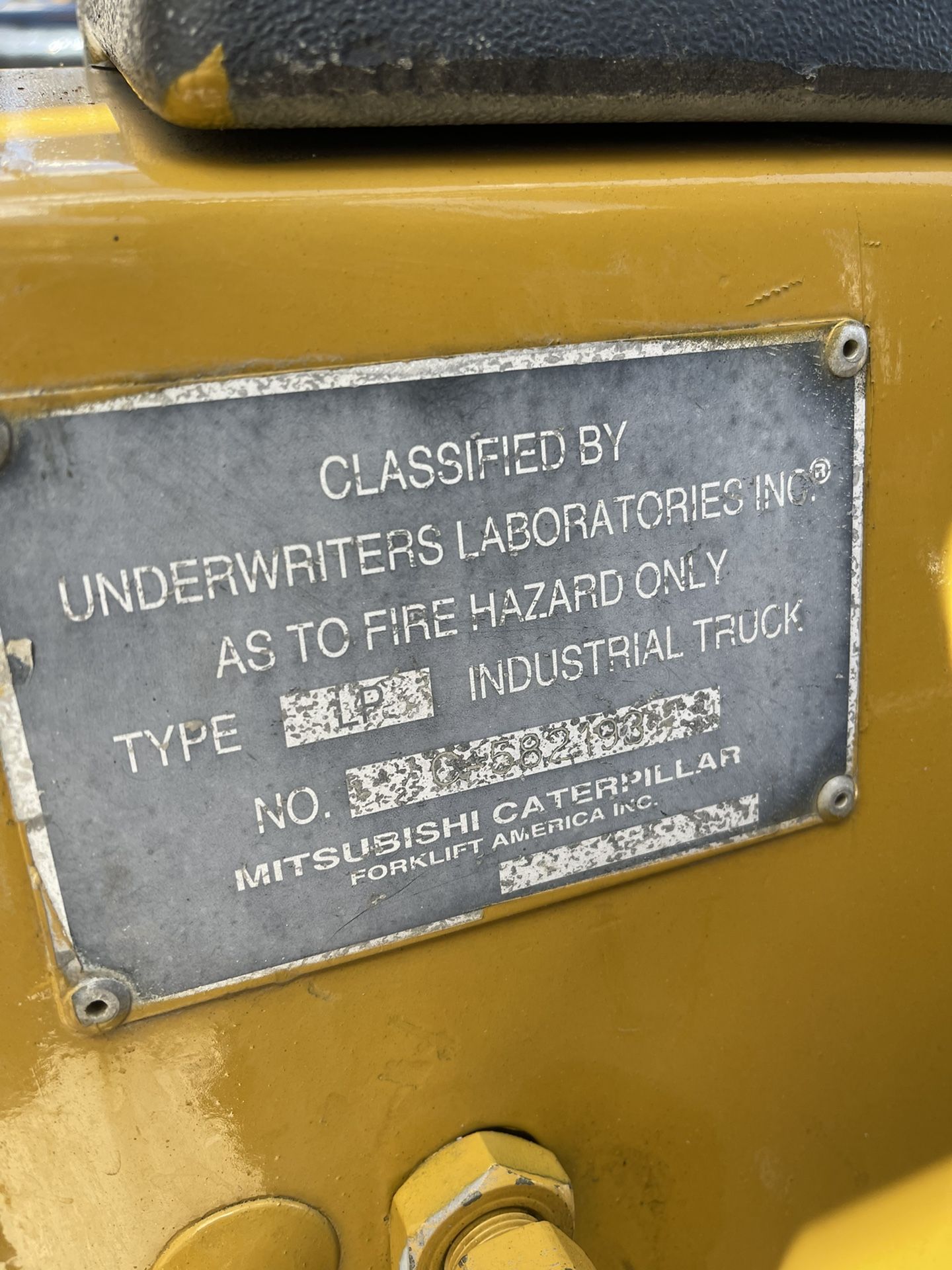 Very nice Cat 3500lb Three Stage Forklift Works Perect