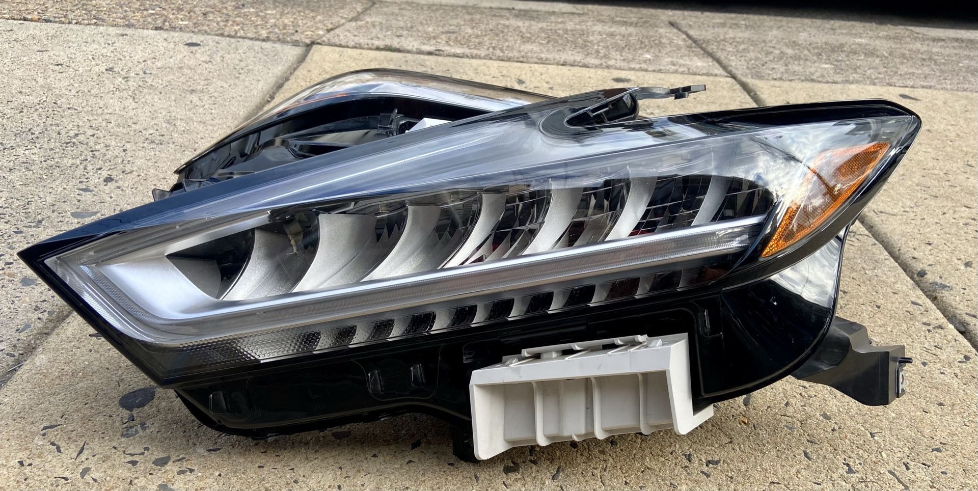 2021 Nissan Maxima Headlights