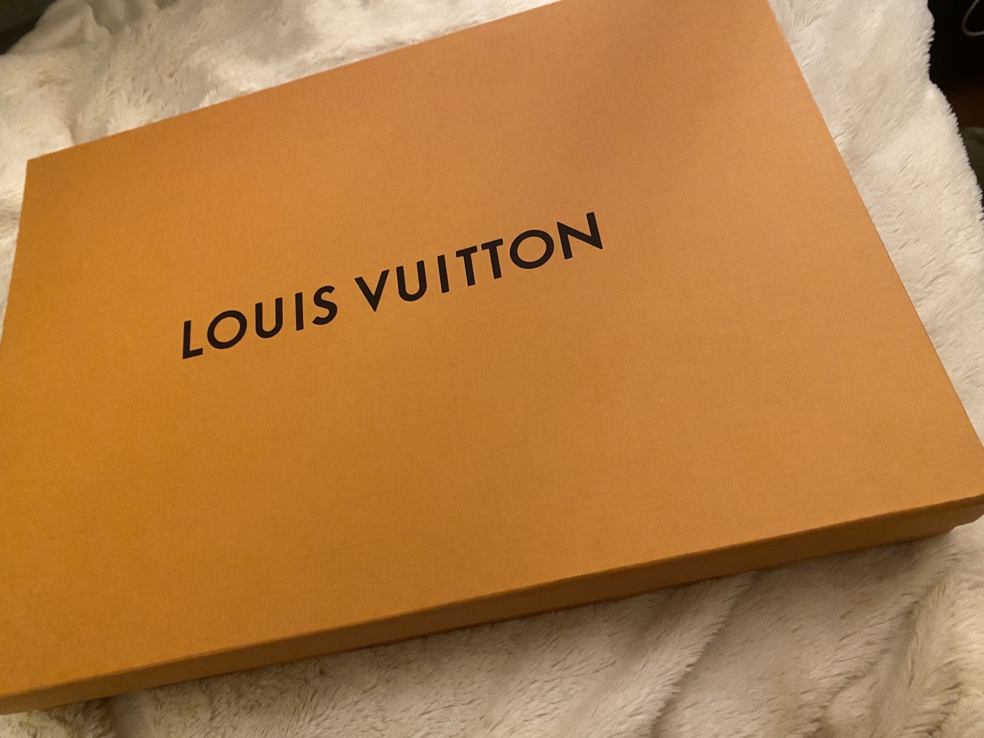 Louis Vuitton scarf large gift Box