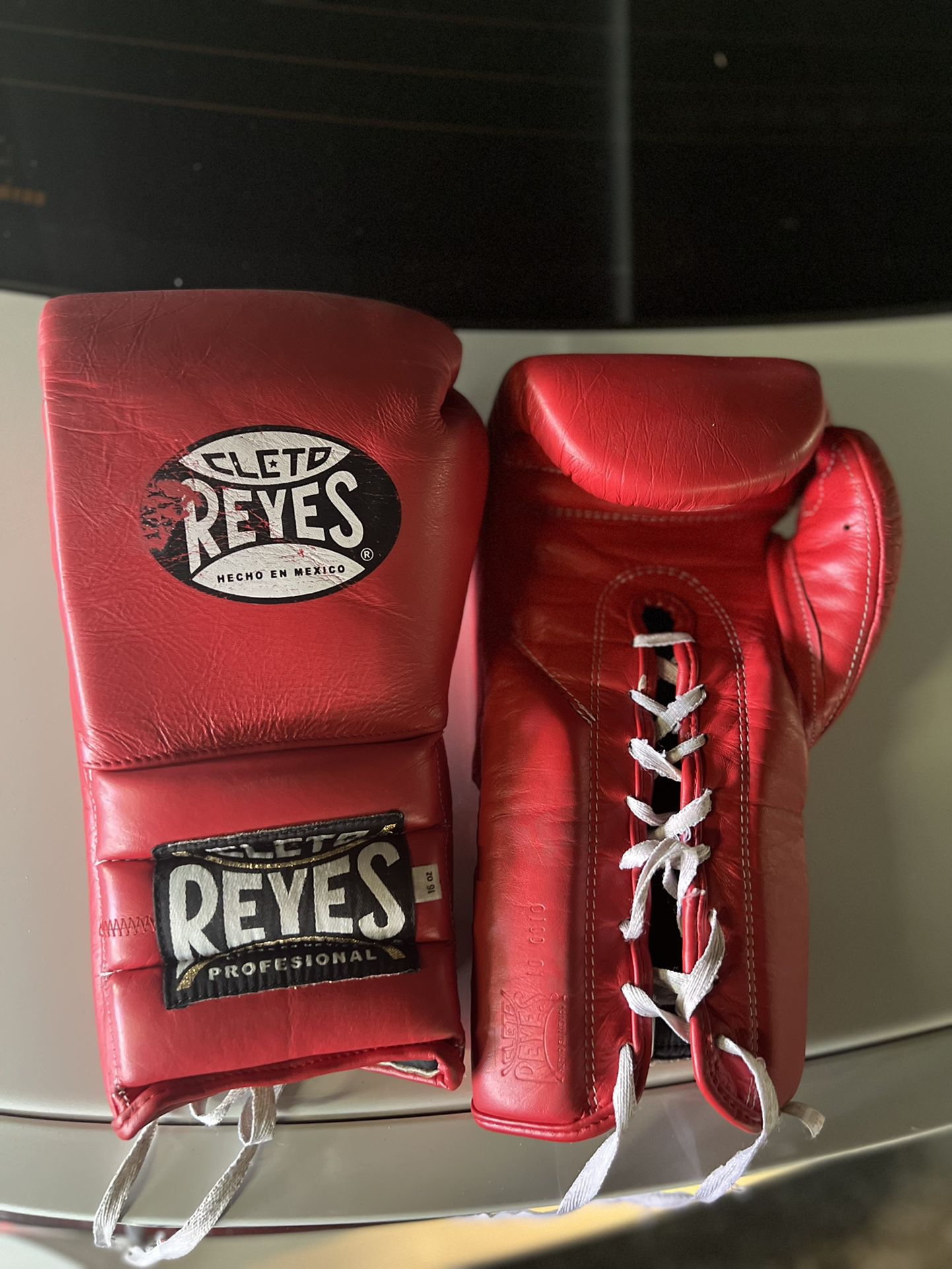 CLETO REYES 16oz Boxing Gloves 
