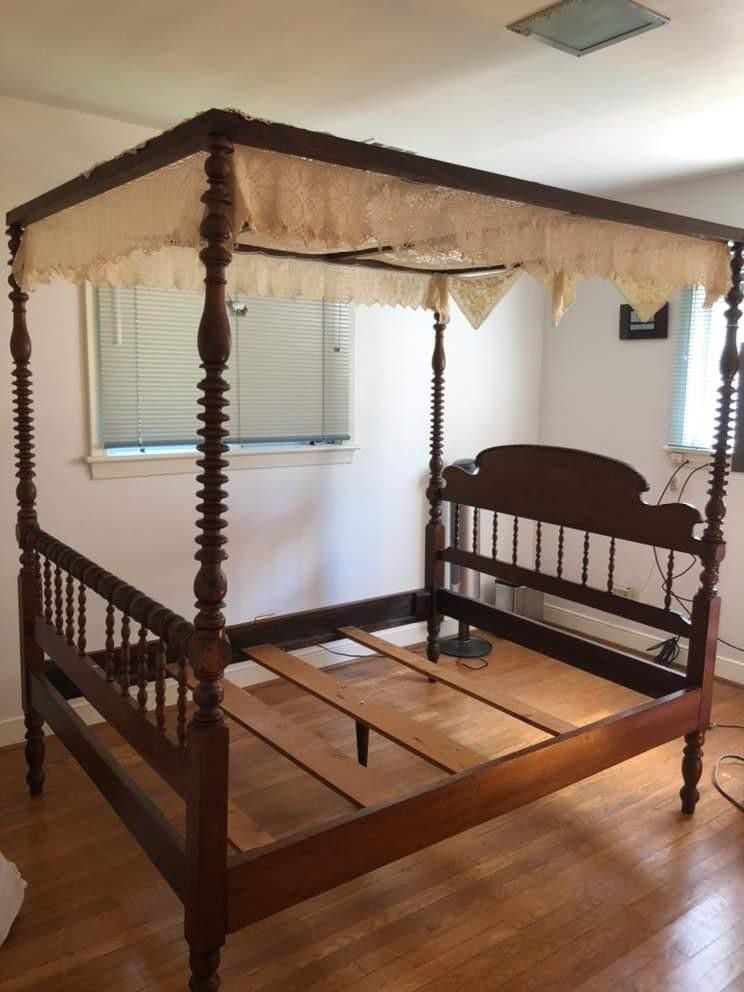 Must Sell! Beautiful Original Jenny Lind Canopy Bed| Make Offer!|