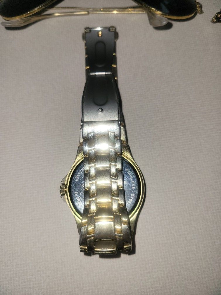 Geoffrey Beene Gold Plate Watch Needs Battery