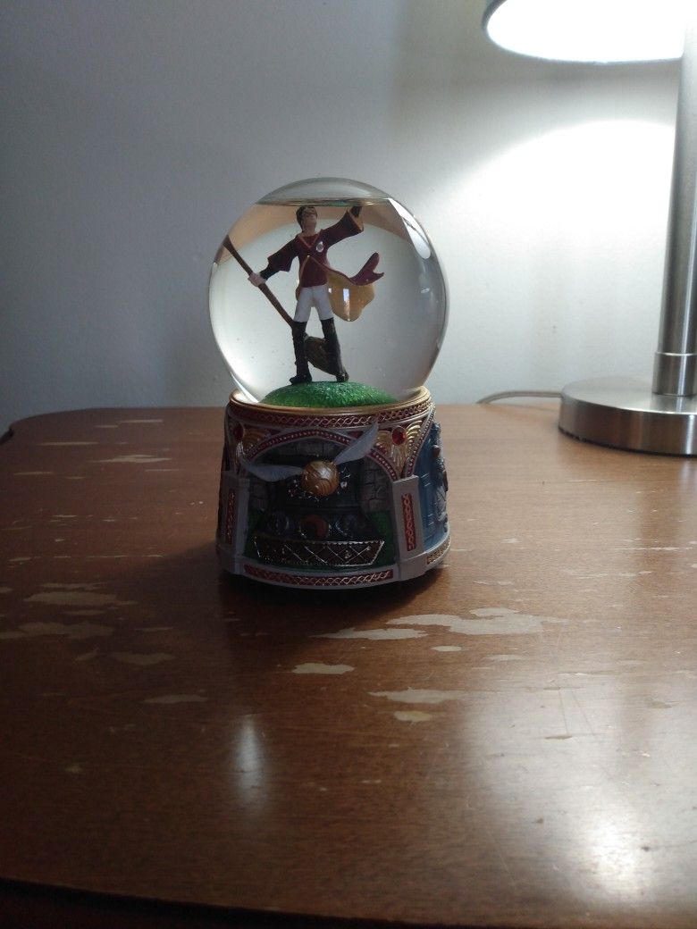 Harry Potter Snow Globe