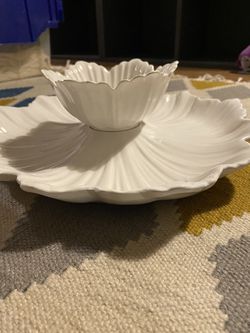 White Ceramic Flower Bowl Thumbnail