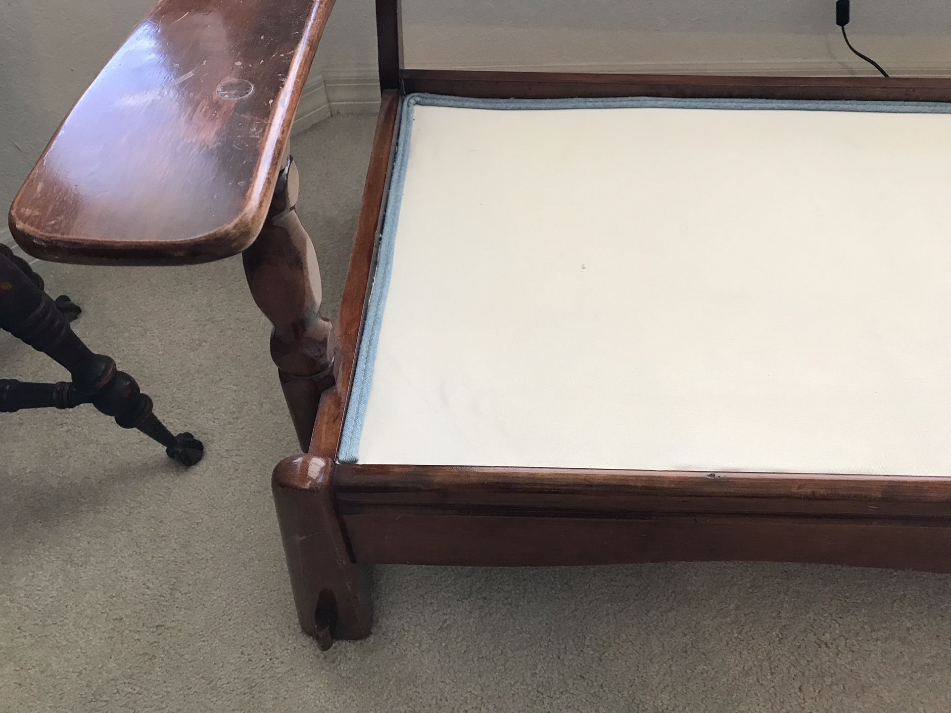MID-20TH CENTURY QUARTER-SAWN SOLID MAPLE SOFA & CHAIR FOR HOUSE OR ENCLOSED LANAI
