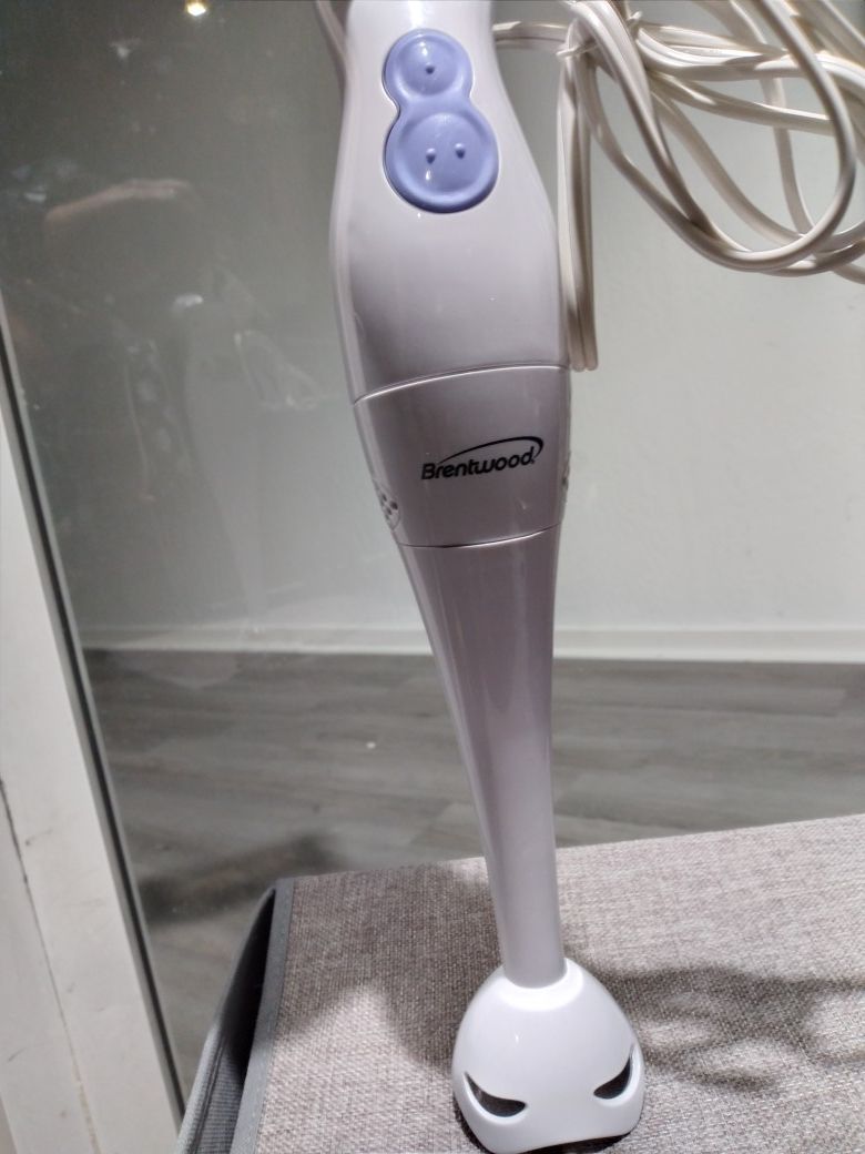 Brentwood hand blender