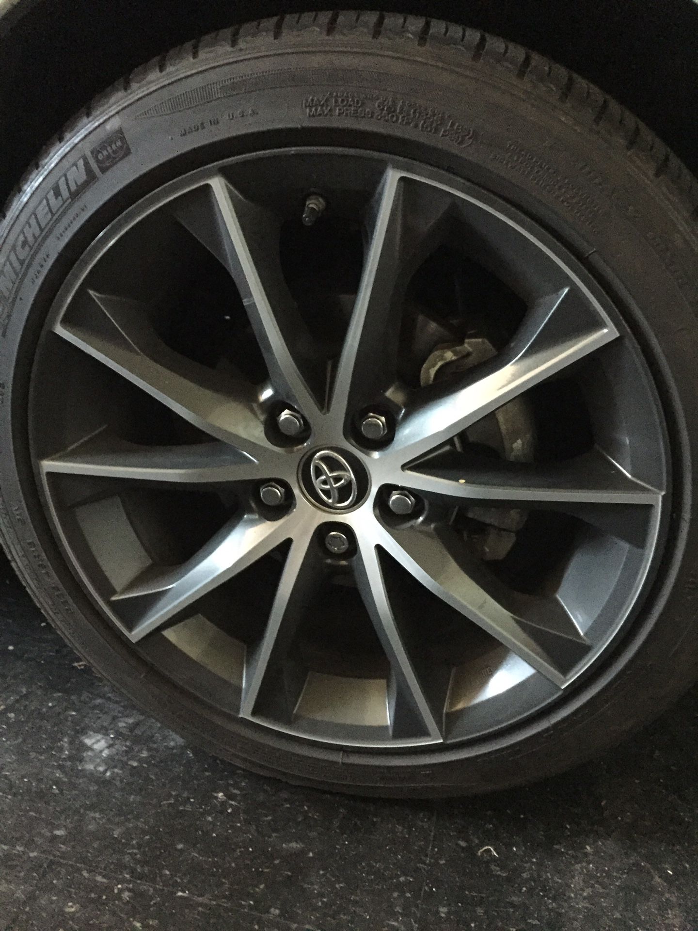 20142017 Toyota Camry XSE 18" alloy wheels & Michelin Tires for Sale