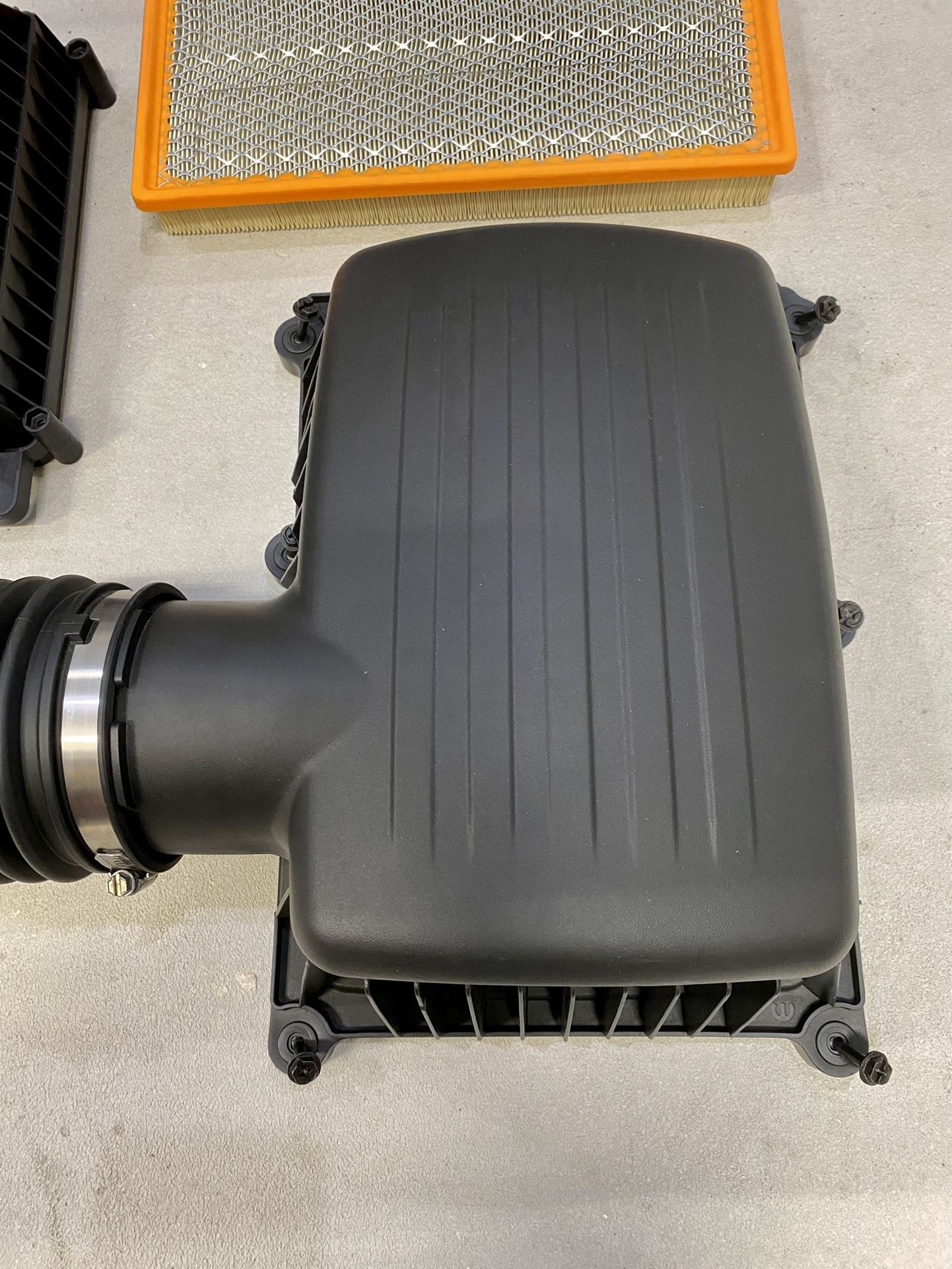 2019-2021 Dodge Ram 1500 5.7L Air Cleaner Filter Box with Intake OEM