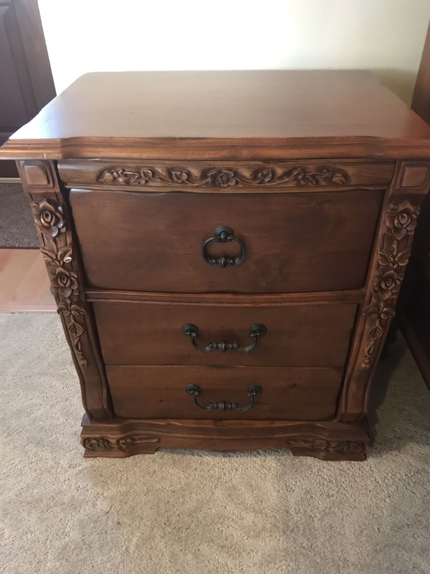 Oak wood interiors alder rose Queen Bed & nightstand for Sale in