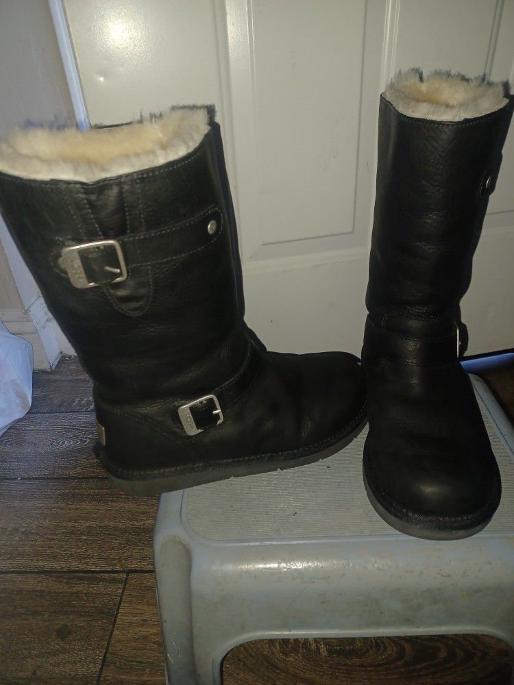 UGG 5678 Women's Kensington Black Leather Shearling Lined Buckle Boots Sz 7 