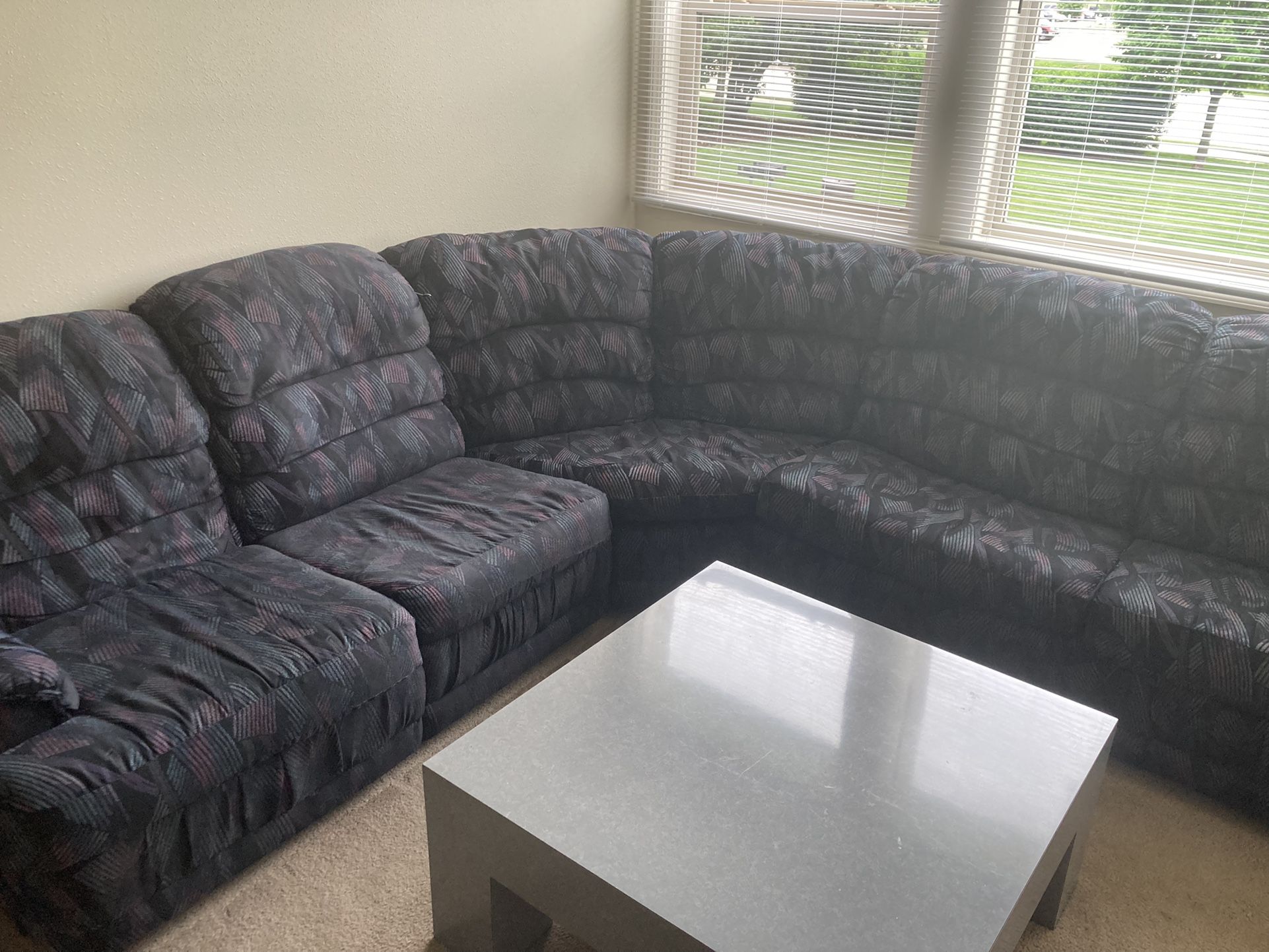 ASHLEY 4PC SECTIONAL & PULLOUT SLEEPER