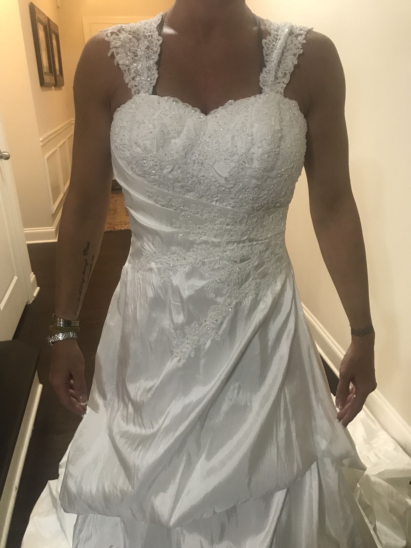 WEDDING DRESS SIZE 2