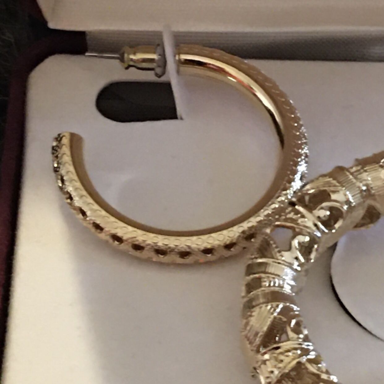 Worthington gold tone brooch and hoop earring set