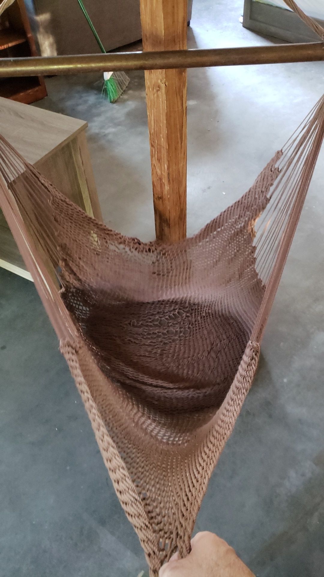 Hanging swing chair