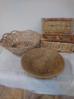 Wicker Baskets - All 3 for $6!  Like NEW Thumbnail