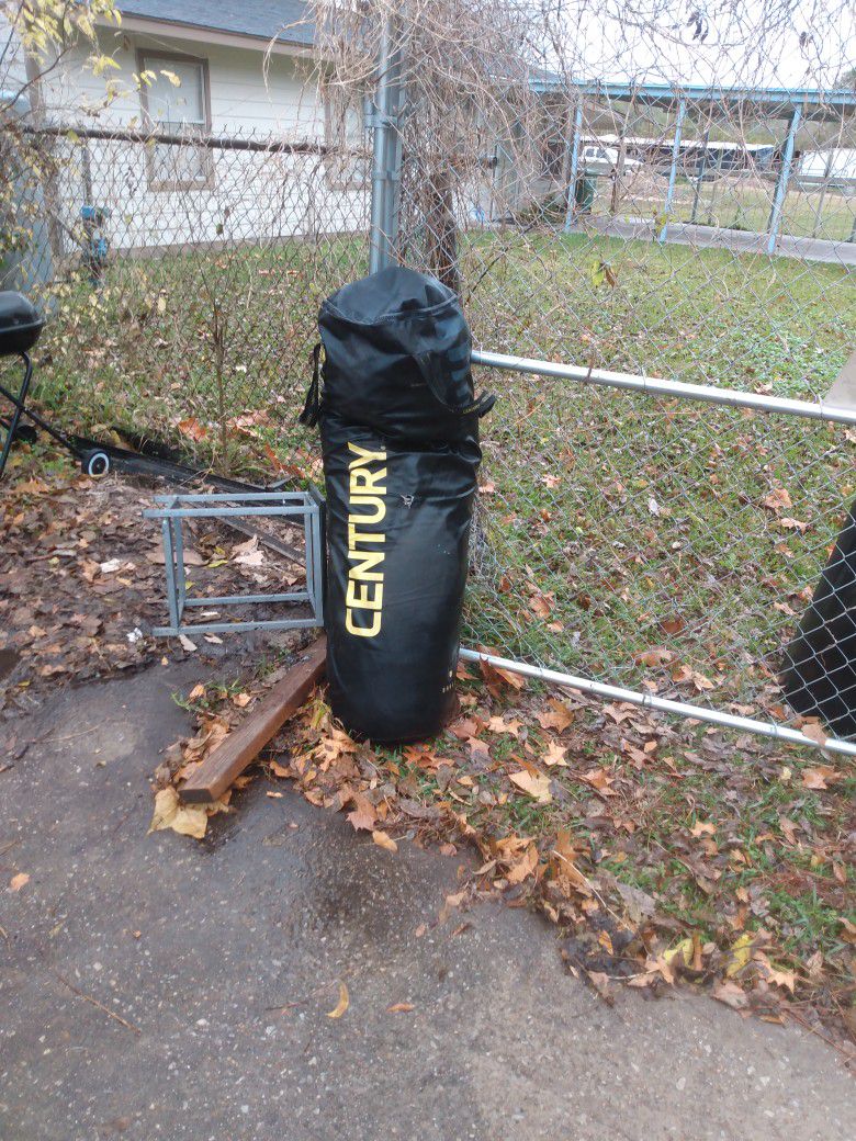 100 Pound Heavy Bag With Stand And Speed Bag Handle