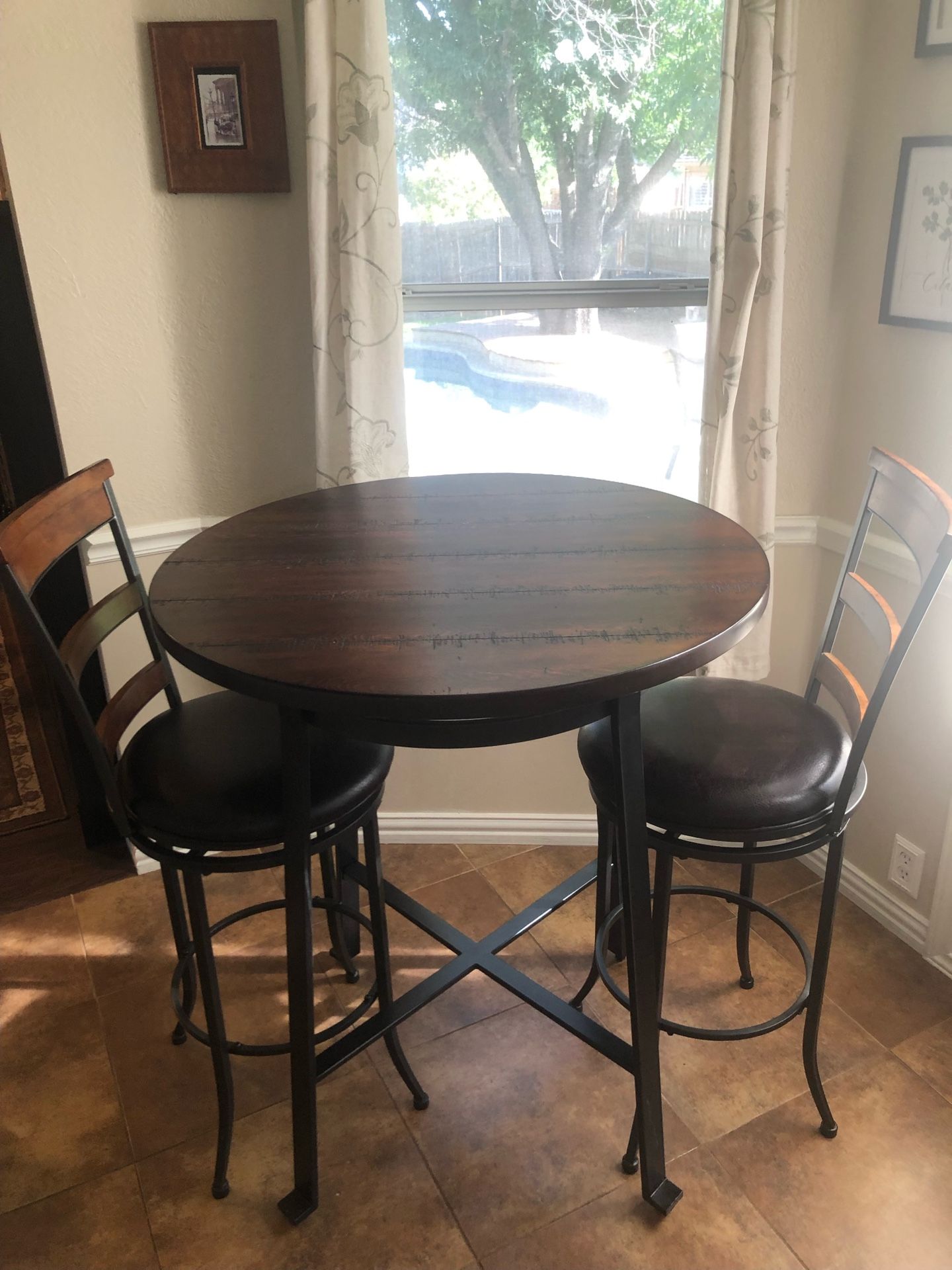 Bistro Table And Chairs Excellent Condition