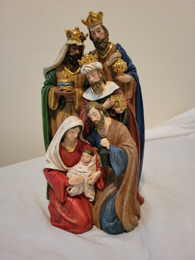 Three Kings With Holy Family Nativity All-in-One, NWT 11 Inches