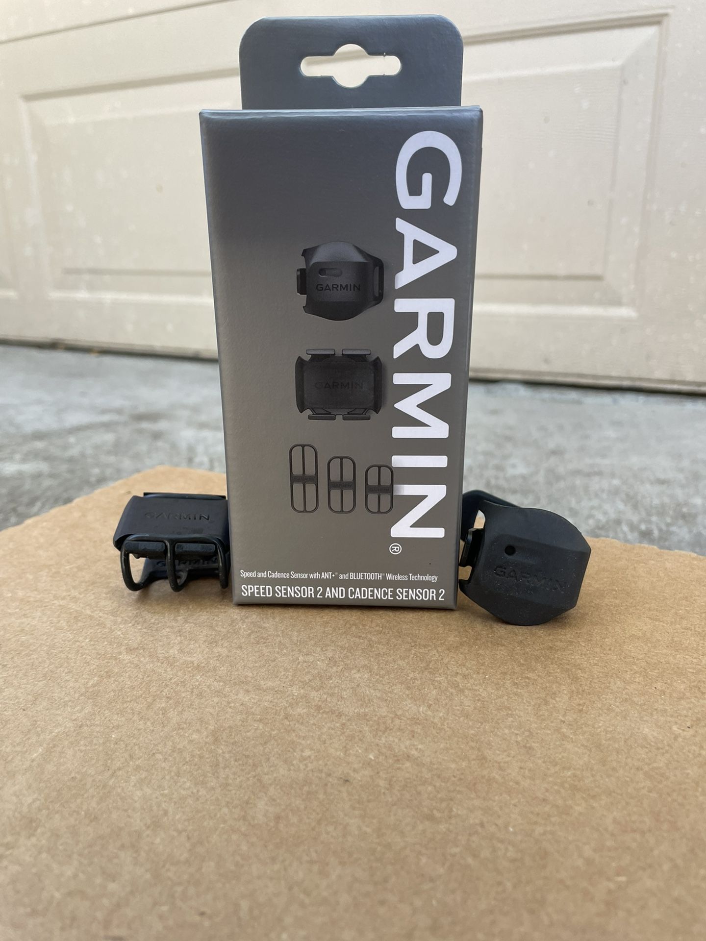 Garmin Speed Sensor 2 and Cadence Sensor 2 Bundle, Bike Sensors to Monitor Speed and Pedaling Cadence