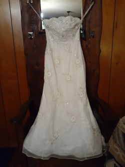 Wedding Dress Size 4 Thumbnail