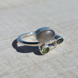 Natural Grey Moonstone & Peridot 925 Ring Thumbnail