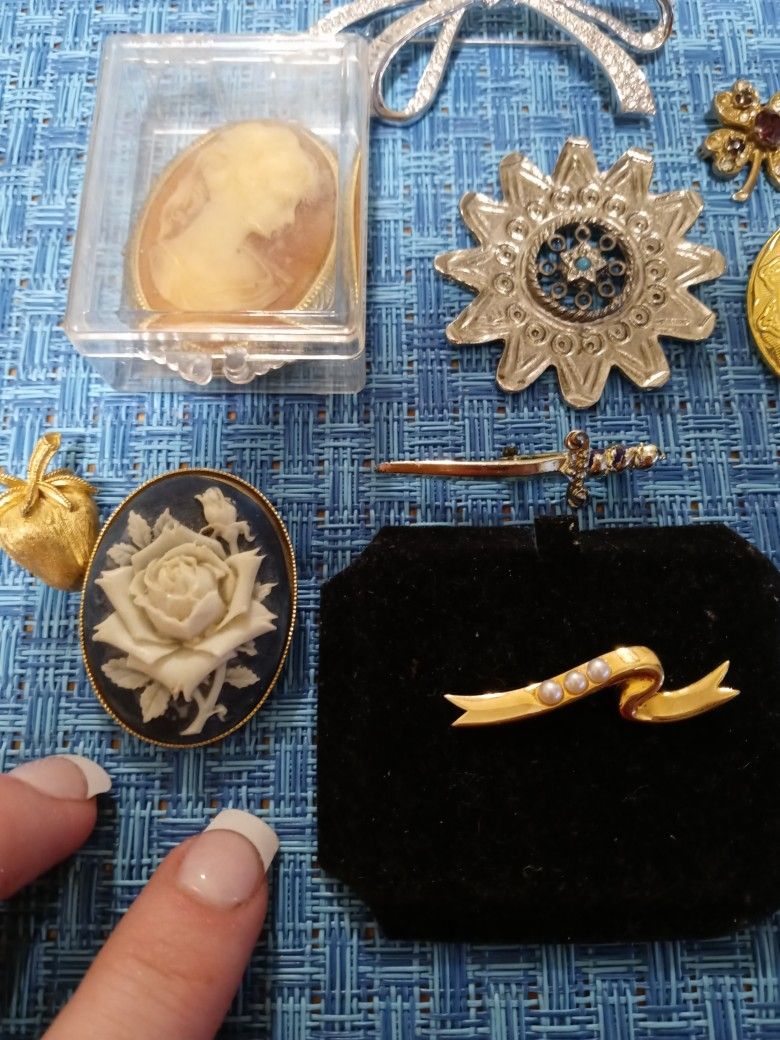 Brooch And Pin Lot From Antique sales