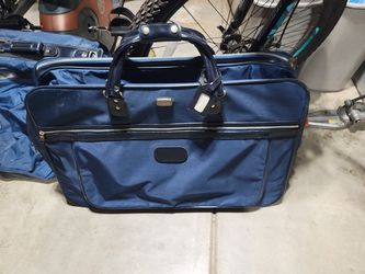 Traveling Bags/Duffle Bags Thumbnail