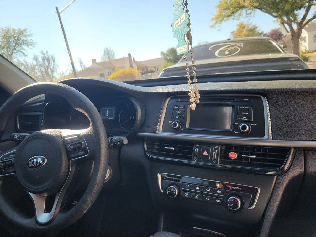2017 KIA Optima